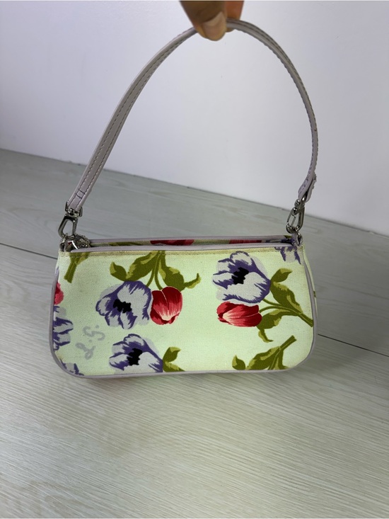 Lulu Guinness Handbags - vintage Lulu Guinness canvas top handle bag in a floral print